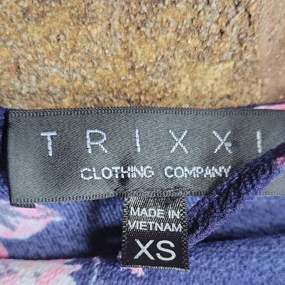 Trixxi Pink and Blue Floral Romper SIZE XS - Picture 2 of 7